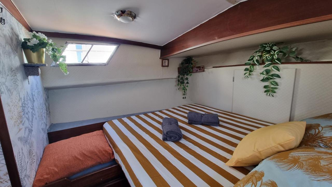 Charming Boat House In Barcelona With Big Terrace And Solarium Bateau-hôtel *